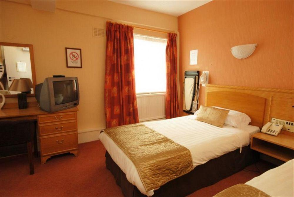 Alma Lodge Hotel Stockport Esterno foto