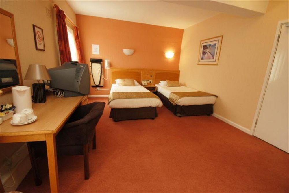 Alma Lodge Hotel Stockport Esterno foto