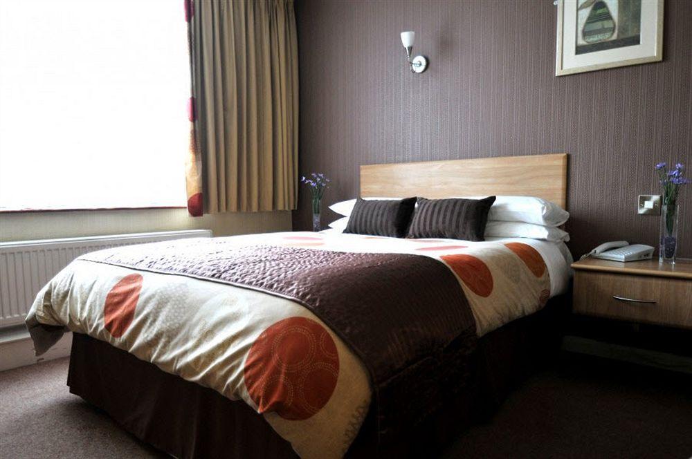 Alma Lodge Hotel Stockport Esterno foto