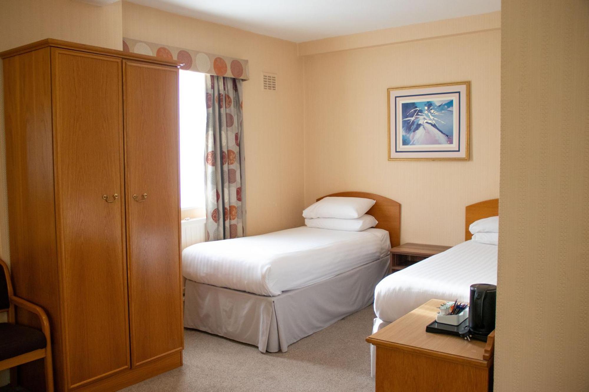 Alma Lodge Hotel Stockport Esterno foto