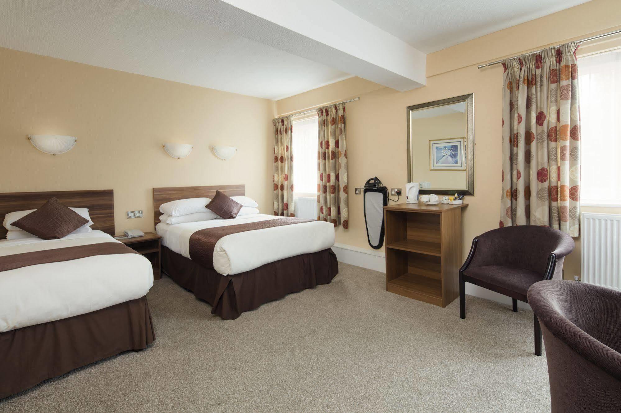 Alma Lodge Hotel Stockport Esterno foto