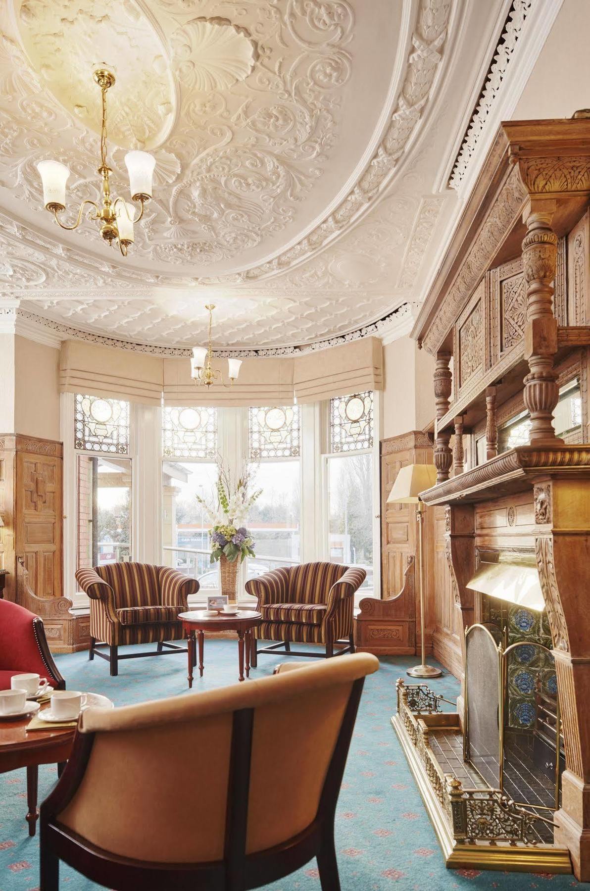 Alma Lodge Hotel Stockport Esterno foto